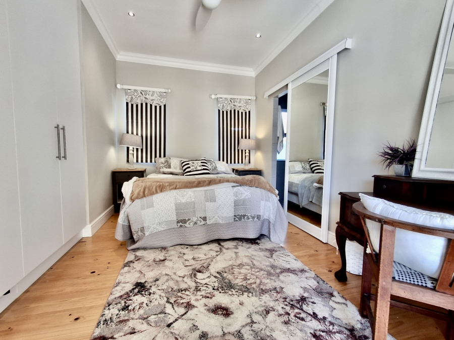 5 Bedroom Property for Sale in Grotto Bay Western Cape